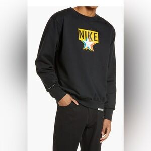 Nike Men's Black Crewneck Sweater with Star Design